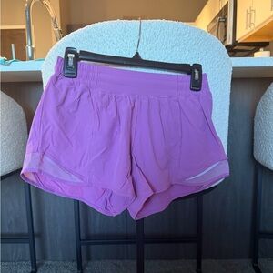 lululemon athletica low rise hotty hot shorts 4”